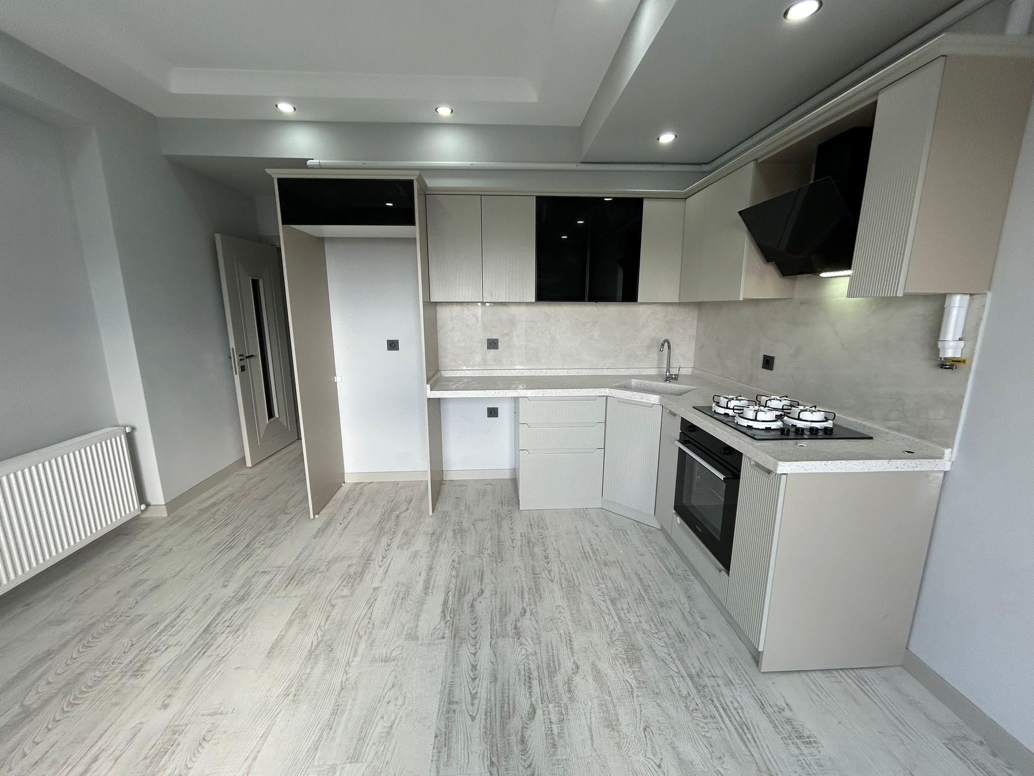 Kaptanefe ile Sıfır Kiralık  1+1 dairenizde  merkezin konforuna yelken açın.