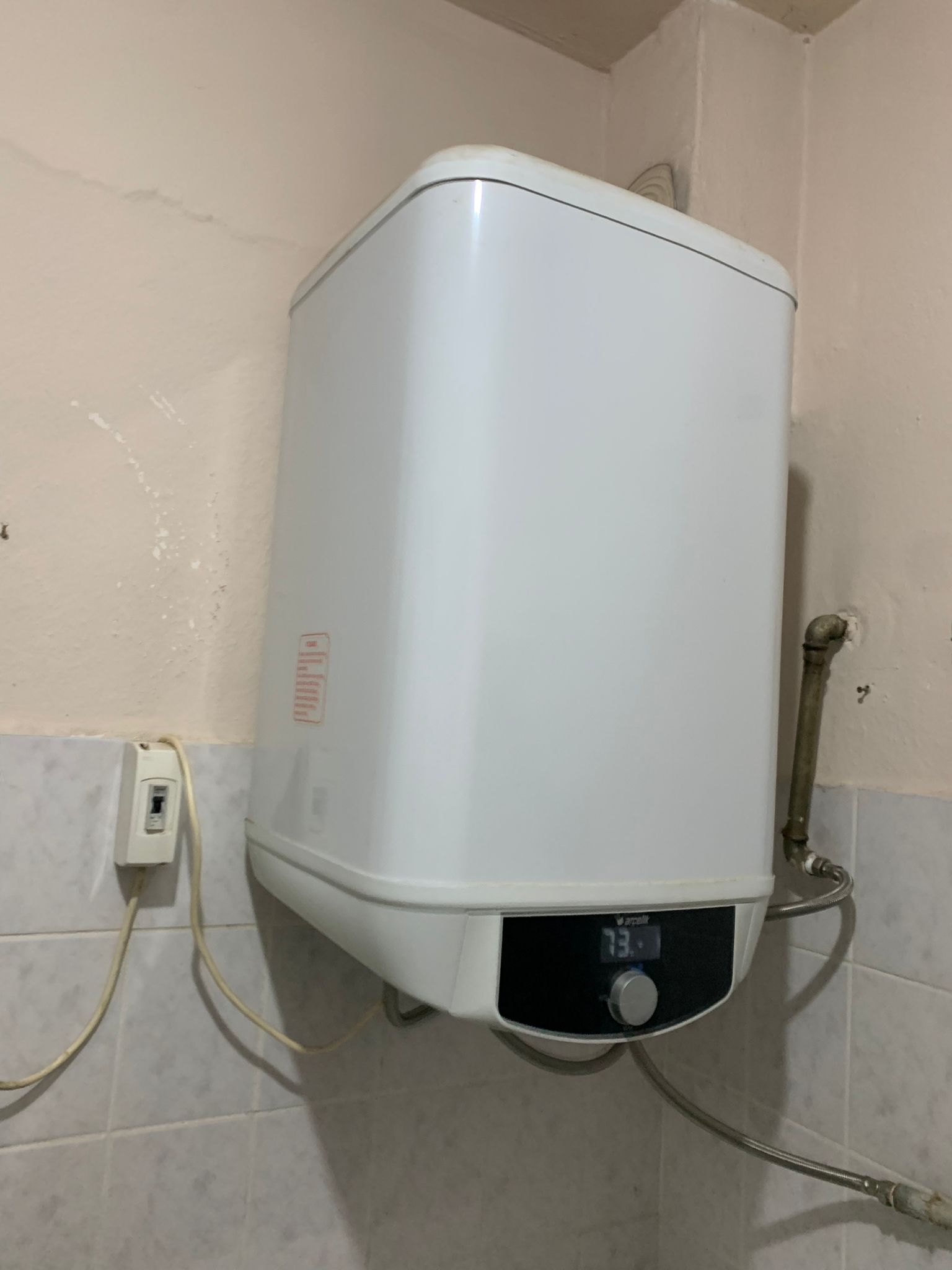 BALIKESİR EDREMİT GAZİİLYAS MAHALLESİNDE KİRALIK 2+1 EŞYALI BAHÇELİ DAİRE