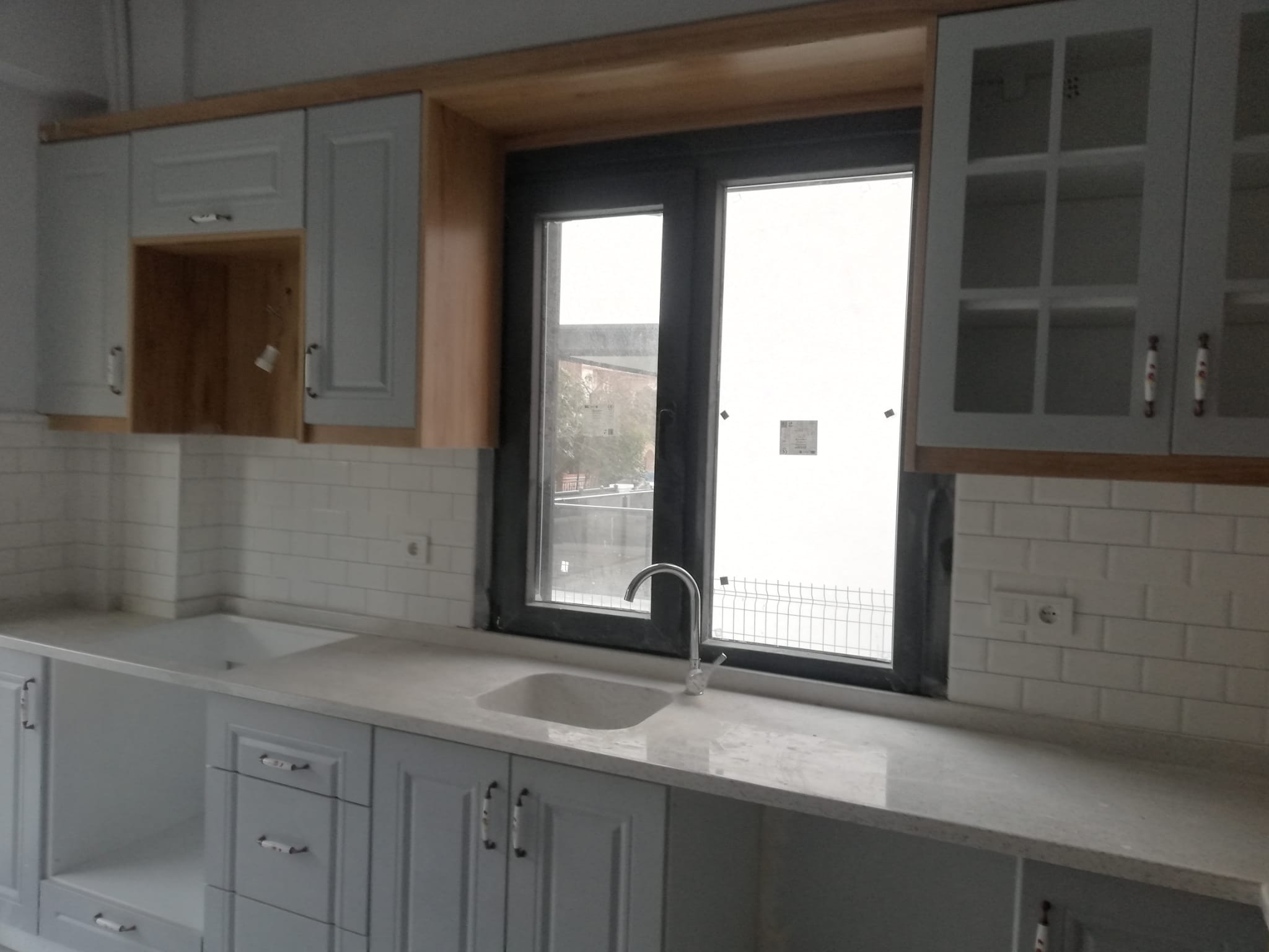 AVCILAR'DA DENİZE 150 M. SIFIR 4+1 VİLLA