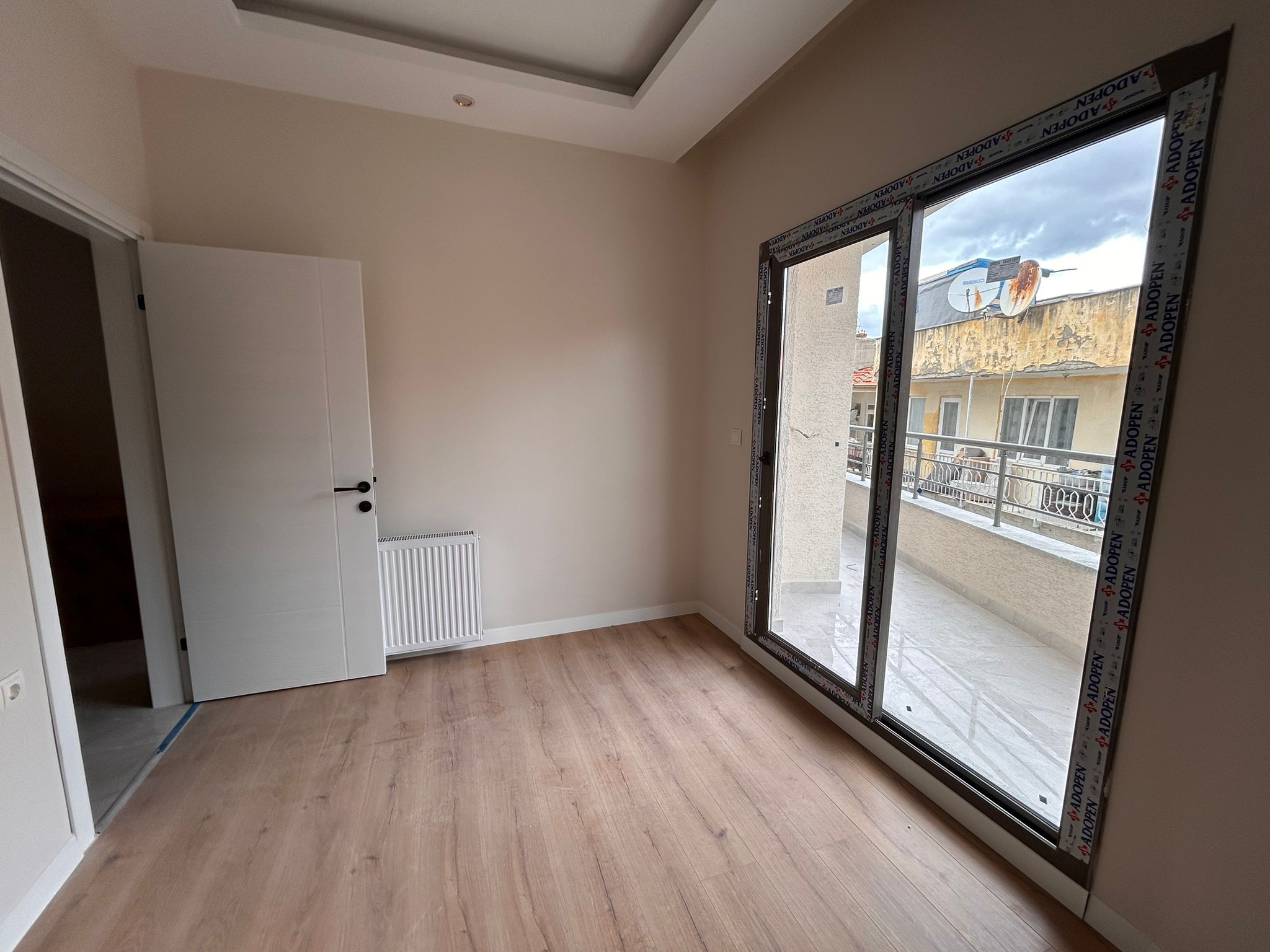 BALIKESİR EDREMİT CUMHURİYET MAHALLESİ'NDE SATILIK SIFIR 1+1 DAİRE