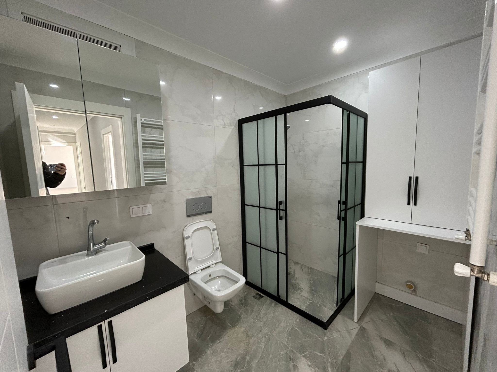 ATATÜRK MAHALLESİ’NİN EN GÜZEL NOKTASINDA! SATILIK 2+1 DAİRE (8numara)